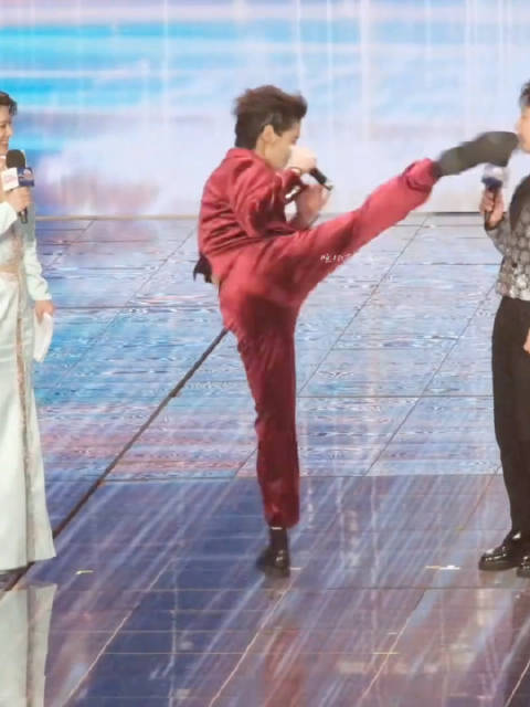 向华强让郭碧婷管钱是有道理的，一个小伙子怎么可以抽象成这样呢？