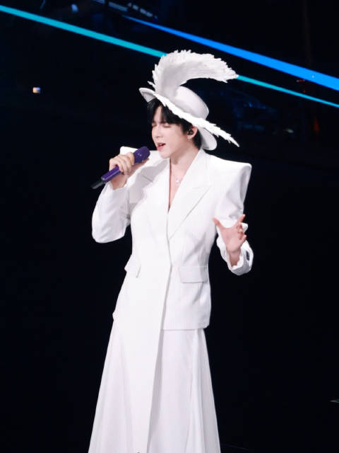 《自诩周全》好好听~这套衣服也太好看了