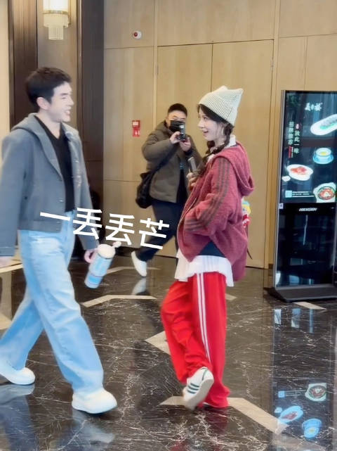 赵昭仪对李佳琦wink引热议