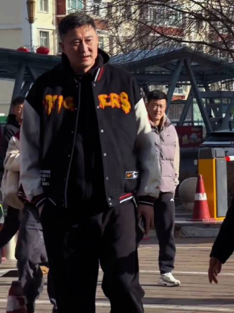 老虎比任何动物都热爱它的森林 雄鹰一样的儿子娃娃，欢迎回家