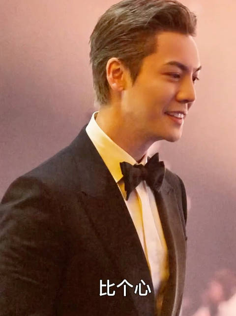 陈伟霆台上较真引关注，肖战白敬亭表现轻松