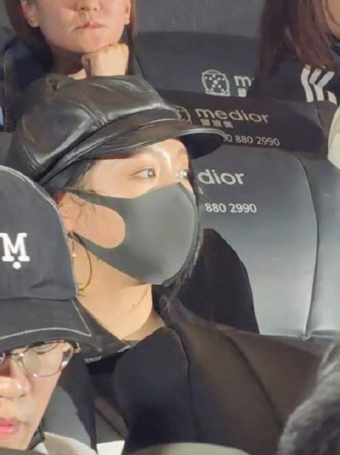 关晓彤现场看至尊马蒂