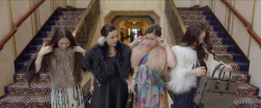 杨幂郭碧婷郭采洁为谢依霖撑腰，时代姐妹花友情长存