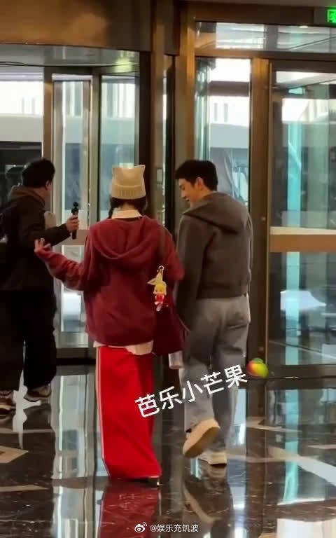 合伙人路透名场面！赵昭仪对李佳琦wink，兄妹感爆棚，可爱到想反复回看！