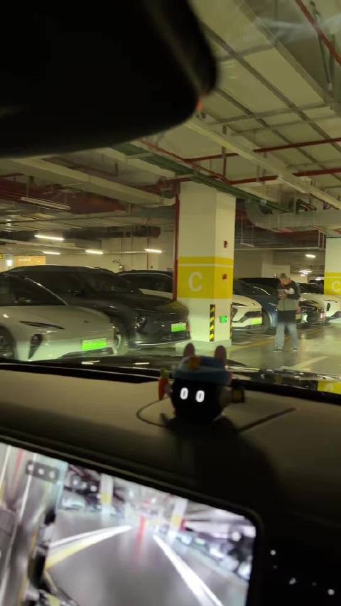 上海蔚来全新ES8数量远超预期