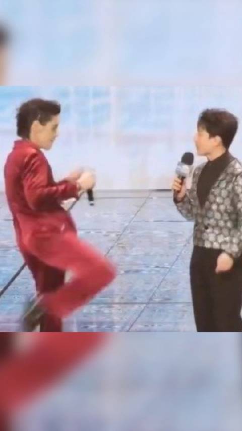 主持人百克力发视频回应差点被向佐踢到头