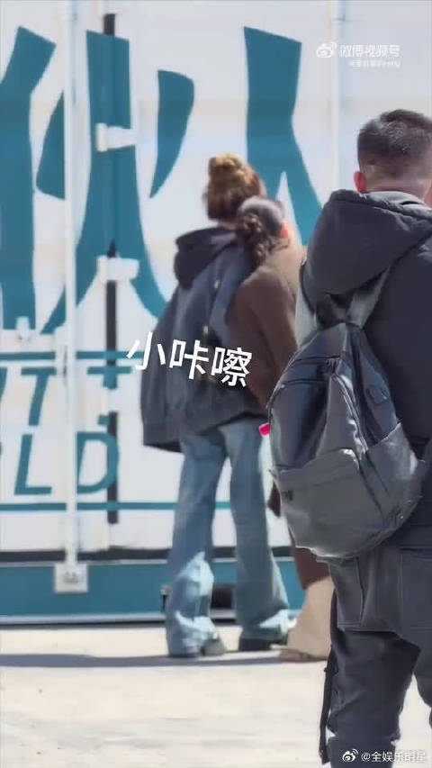 已经被这对闺蜜可爱到了，正片快抬上来