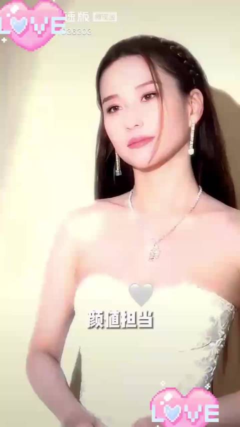 何超莲澳门被偶遇，身高不足1.6米引热议