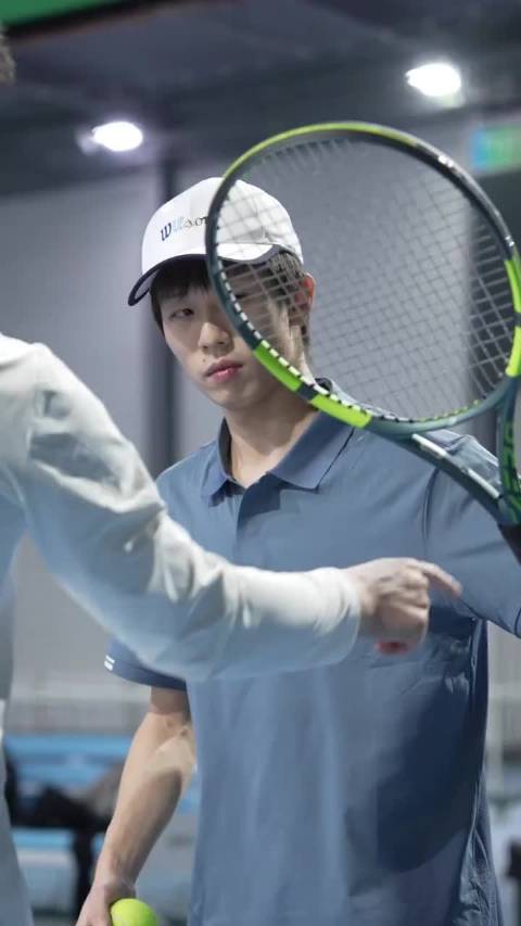 沉浸式直击网球王子林高远训练 宝宝白白嫩嫩的，太好看了，网球王子