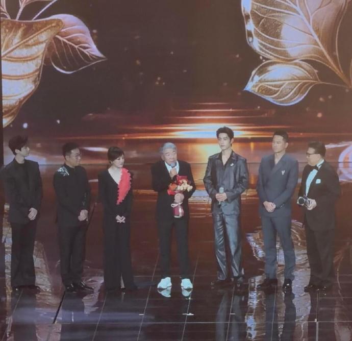 孙俪凭借哪部作品第四次获得SMG‘年度卓越品质之星’奖？