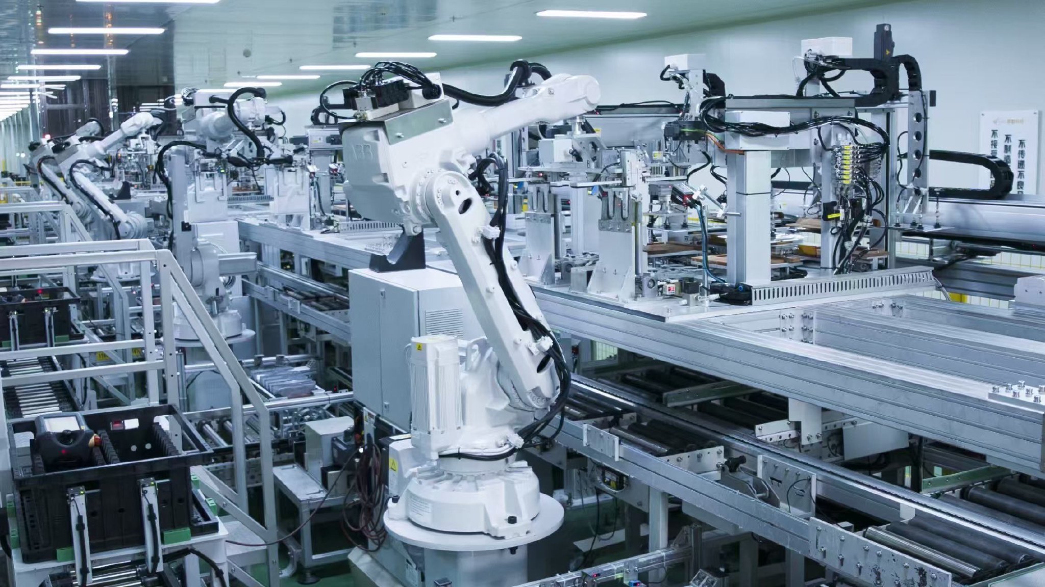 原材料价格飙升传导至终端  动力电池产业链涨价潮起