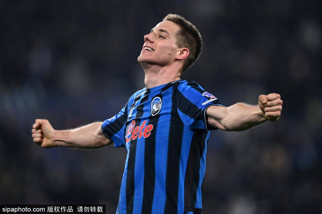 拜仁6-1血洗亚特兰大，一只脚已踏进欧冠八强