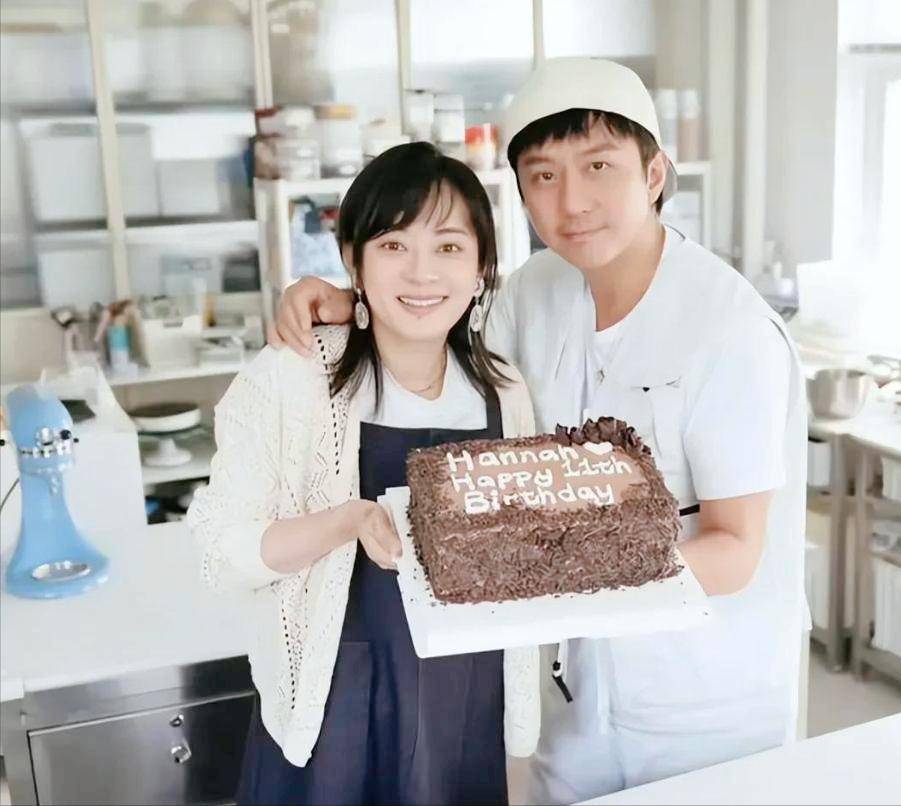 邓超孙俪给儿子庆生，14岁等等甜蜜互动，准备两份蛋糕好用心