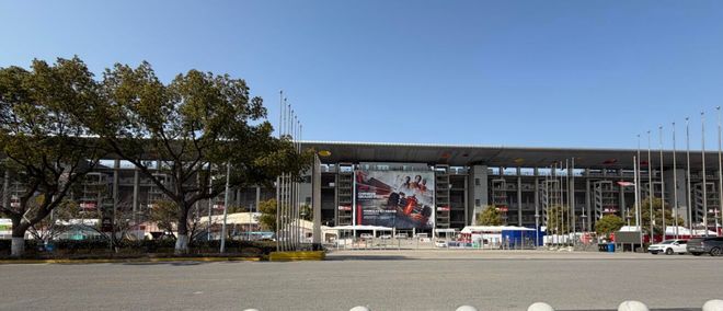 告别里程焦虑，林肯航海家用F1技术定义豪华混动