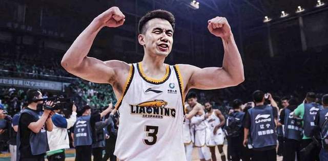 连续大腿表现!他不是突然进步 是终于被教练放对了位置?|大腿|杜锋|赵继伟|辽宁队|郭士强