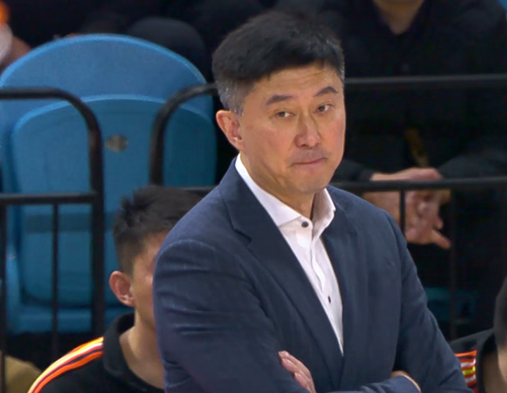 杜锋点名表扬3人！创造了广东队新纪录