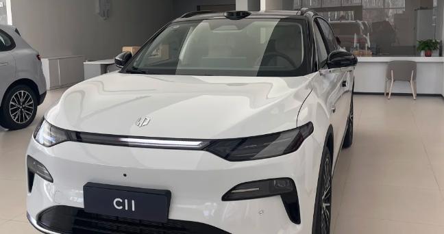 15万级SUV配激光雷达？零跑C11这波操作，把安全门槛直接打下来了