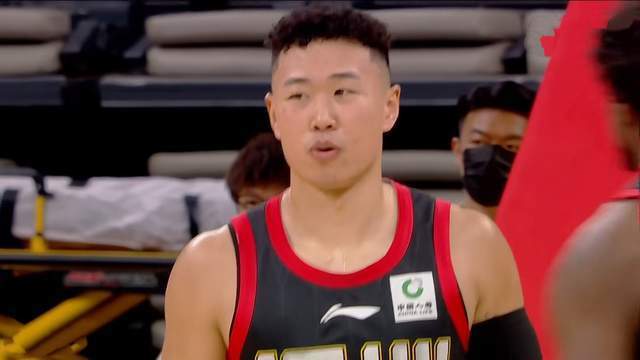 新外援4记三分，辽宁男篮逆转深圳，赵继伟关键球果断，莫兰德21+13