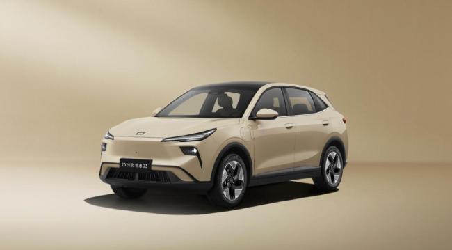 新能源汽车“涨价潮”来了 成本上涨推动价格调整_新闻频道