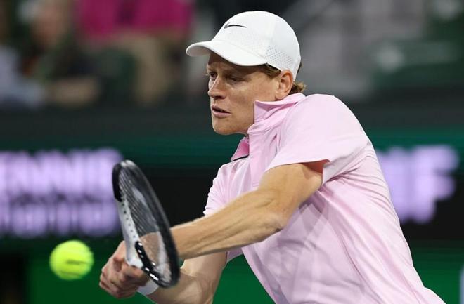 双抢七险胜过关！辛纳2-0巴西新星，第19次跻身大师赛八强