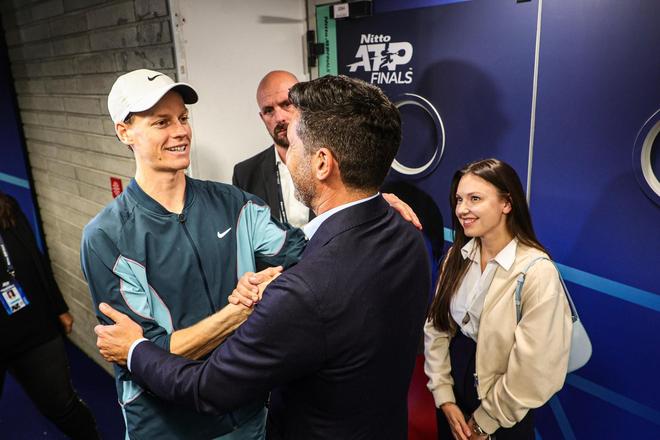 丰塞卡现场观看ATP年终总决赛，并向辛纳赠送签名球衣