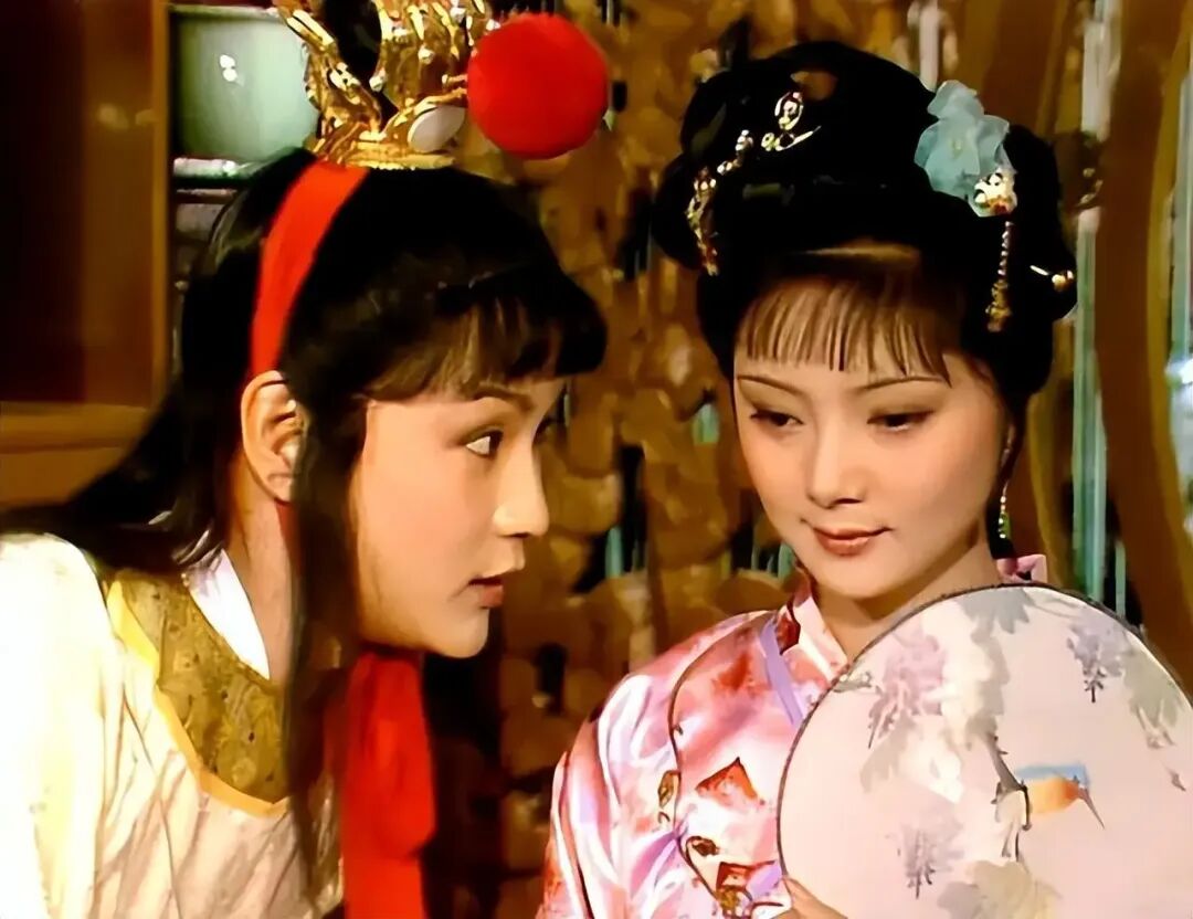 87版《红楼梦》播出近四十载后，宝钗扮演者隔空互怼起来了?--国内-环球人物网