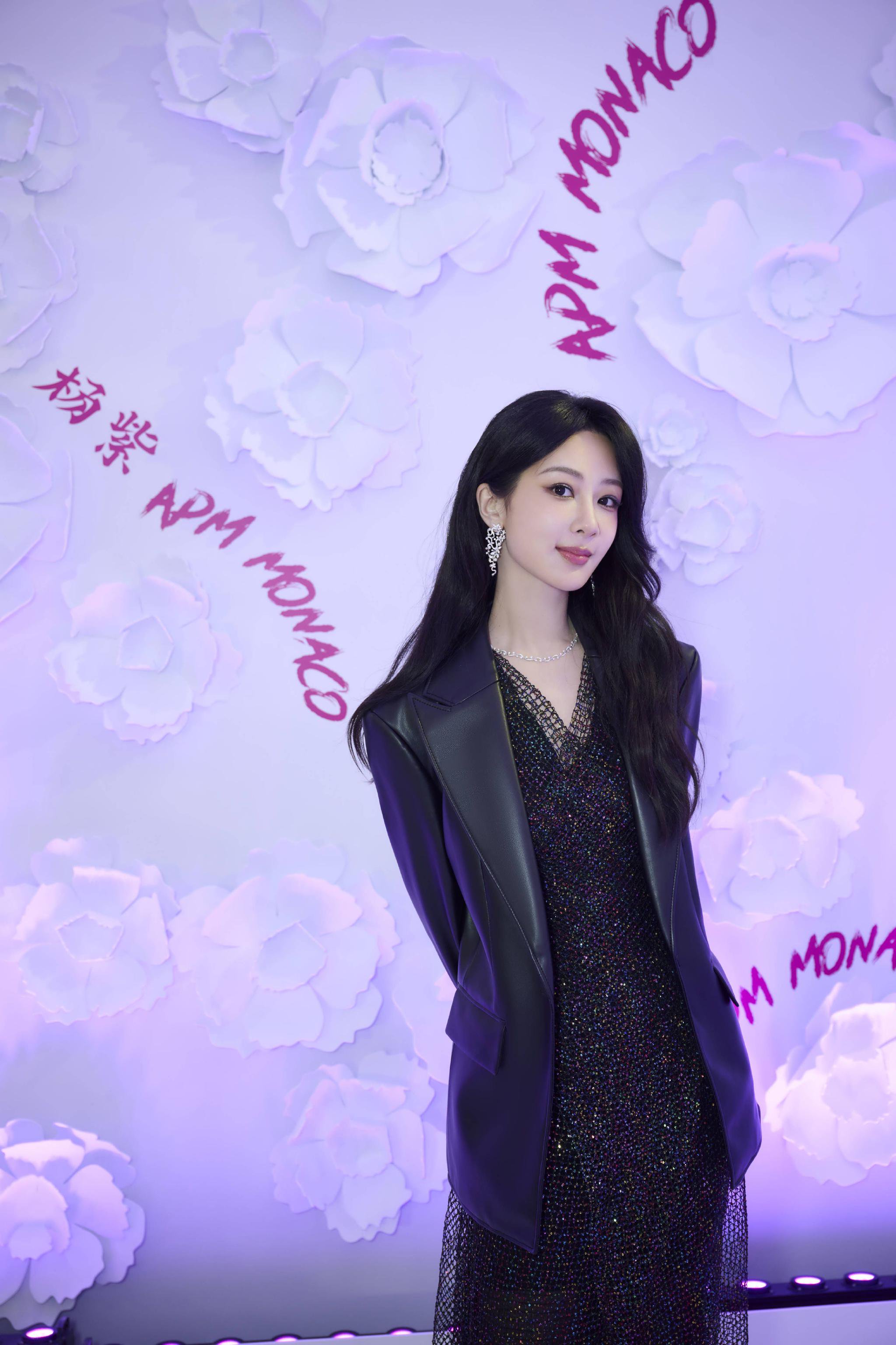 杨紫优雅周翊然帅气 邹市明冉莹颖秀恩爱