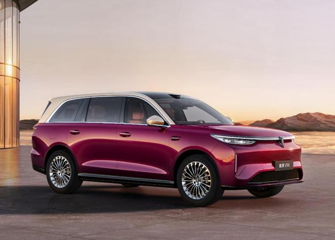 魏牌V9X对比蓝山，是姊妹车吗？车门上有无线充电