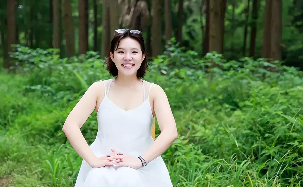 时代姐妹花再续前缘,谢依霖发文忆往昔,杨幂郭采洁暖心回应