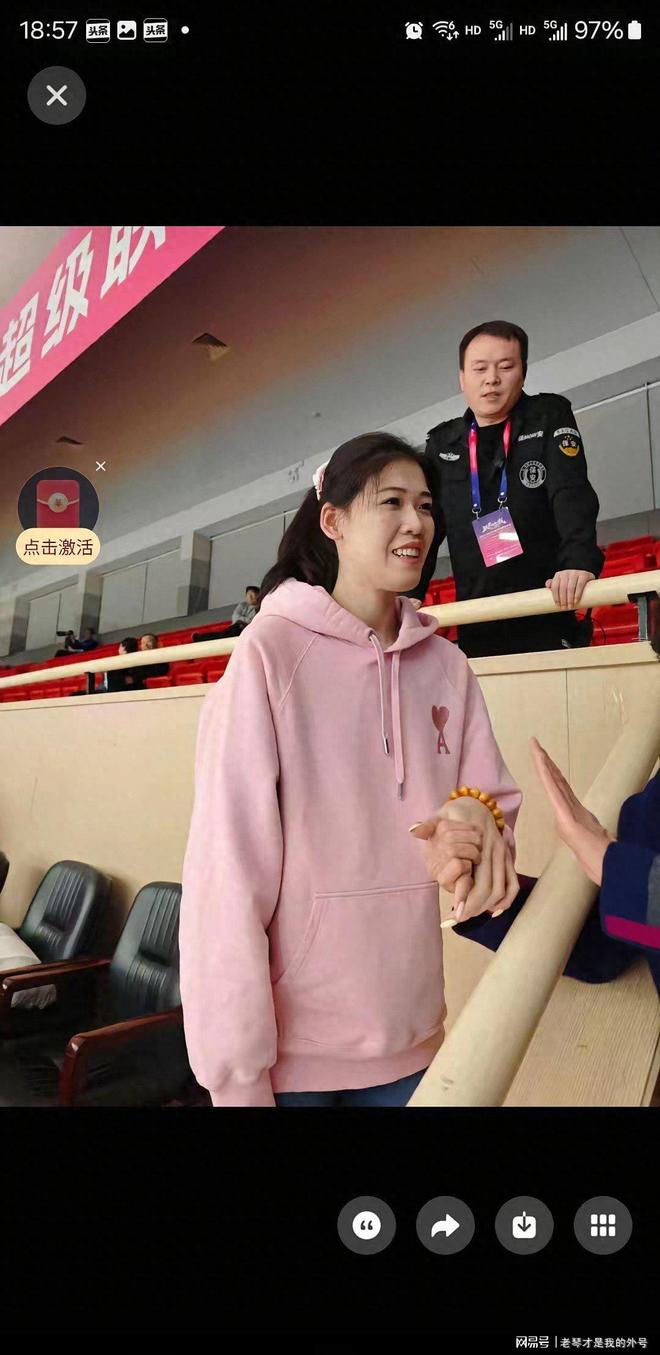 李盈莹助力天津女排战胜上海女排