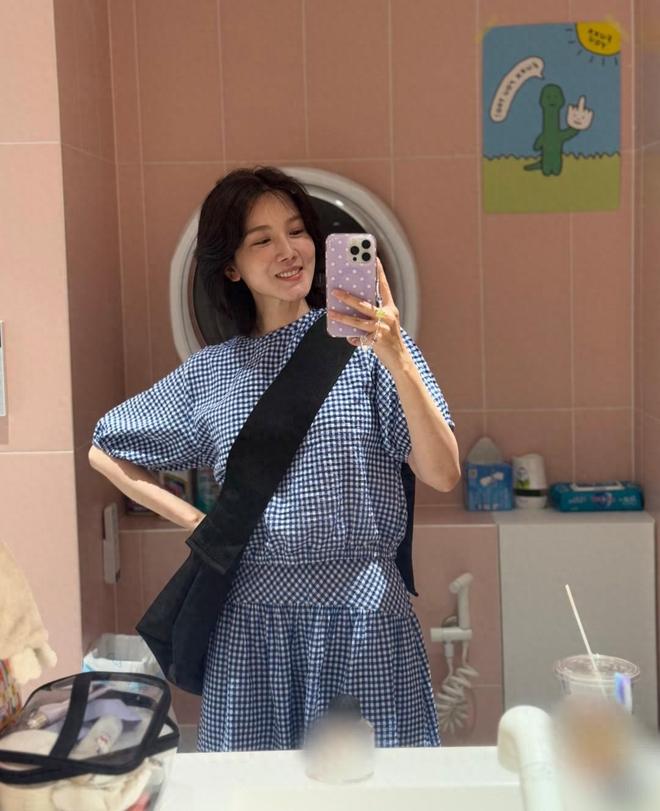 36岁陈小纭回吉林老家探亲，陈小纭母亲罕露面，家中装修朴实简约