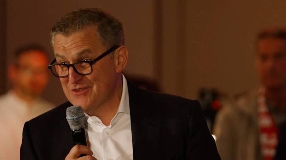 拜仁高层赛后晚宴发言:欧冠1/4决赛的大门已经向我们敞开