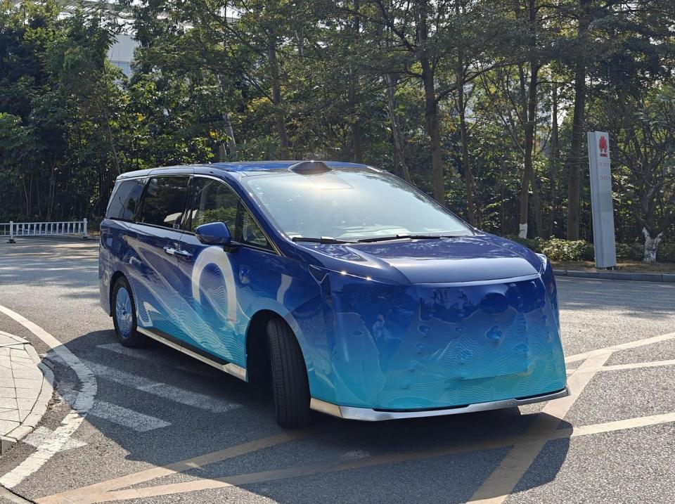 广汽、华为GH项目首款车型谍照曝光:名为“向往”的MPV_新闻