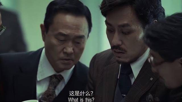 大叔故意丢下犯罪证物 律师乖乖上套，下秒有好戏看了
