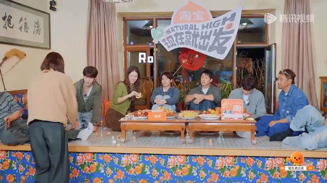 金晨要把沈腾笑死，范丞丞都没了她还喂食，自己好好的也不见她喂