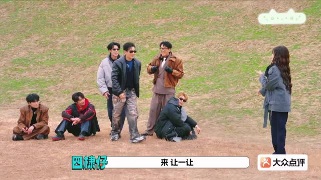 王鹤棣片场演绎副导演，再现横店剧组开拍前状态