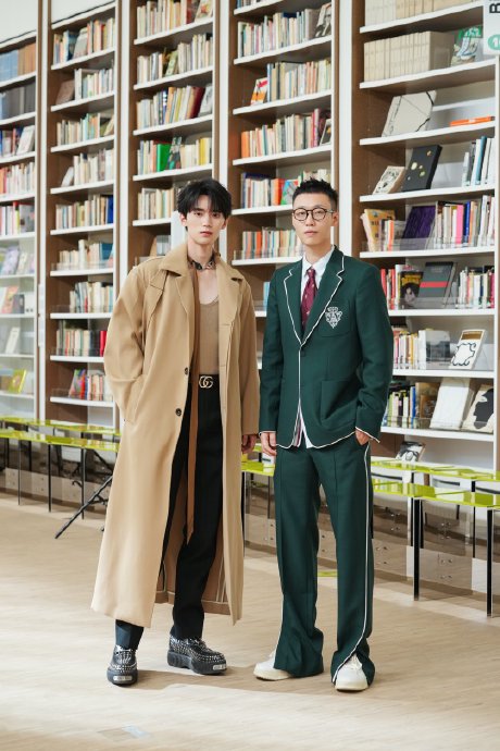 周翊然的追星成功，对他本人的演艺事业和公众形象产生了哪些积极影响？