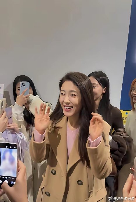 娱乐圈还有哪些像赵露思和曾黎这样跨越年龄段的明星好友？