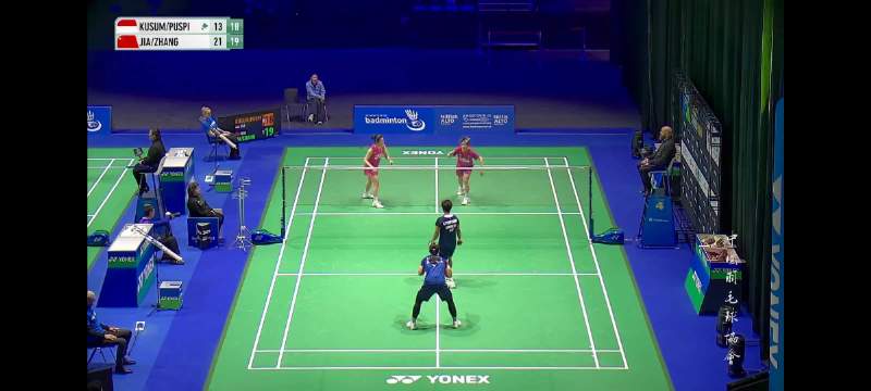 贾一凡张殊贤直落两局晋级女双8强，将战美国组合