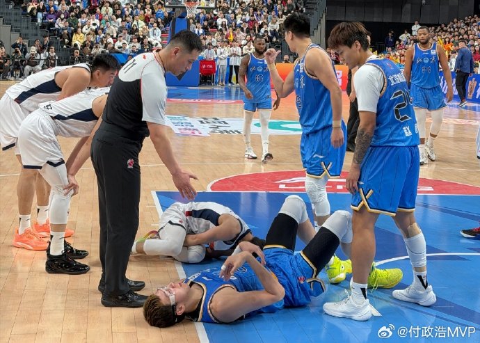 广东男篮核心后卫徐杰本场比赛为何得分挂零？