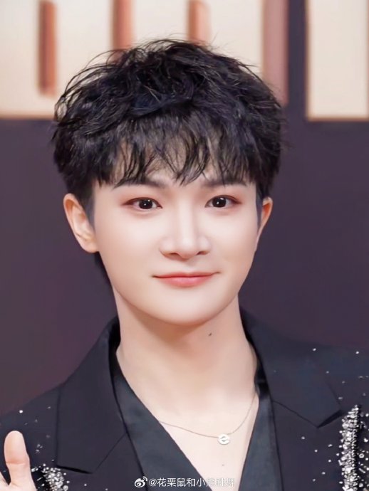 周深为何说歌迷是演唱会的灵魂？三大国际大奖诠释颠覆性理念