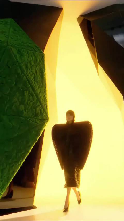 卢浮宫LV2026秋冬大秀7顶流高定穿搭解析