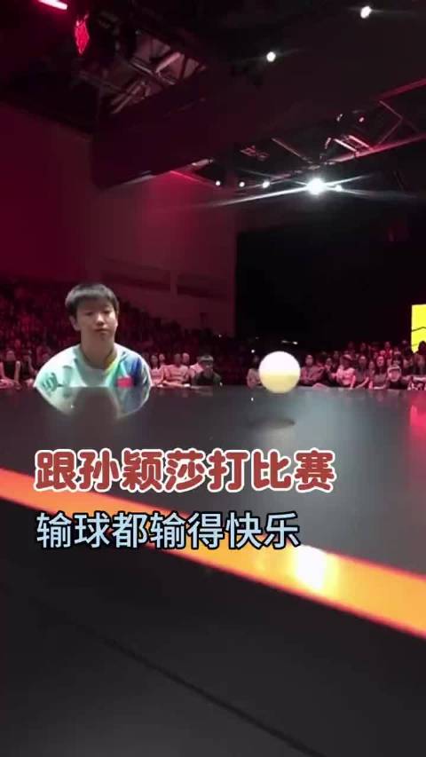 孙颖莎高球戏耍早田希娜，双方贡献表情包快乐乒乓