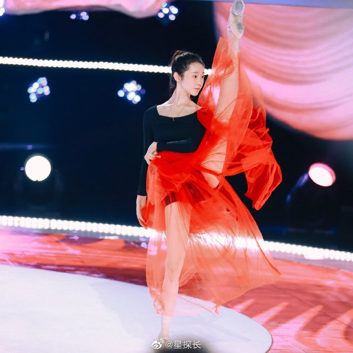 张艺凡从芭蕾舞者转型为演员经历了哪些困难？