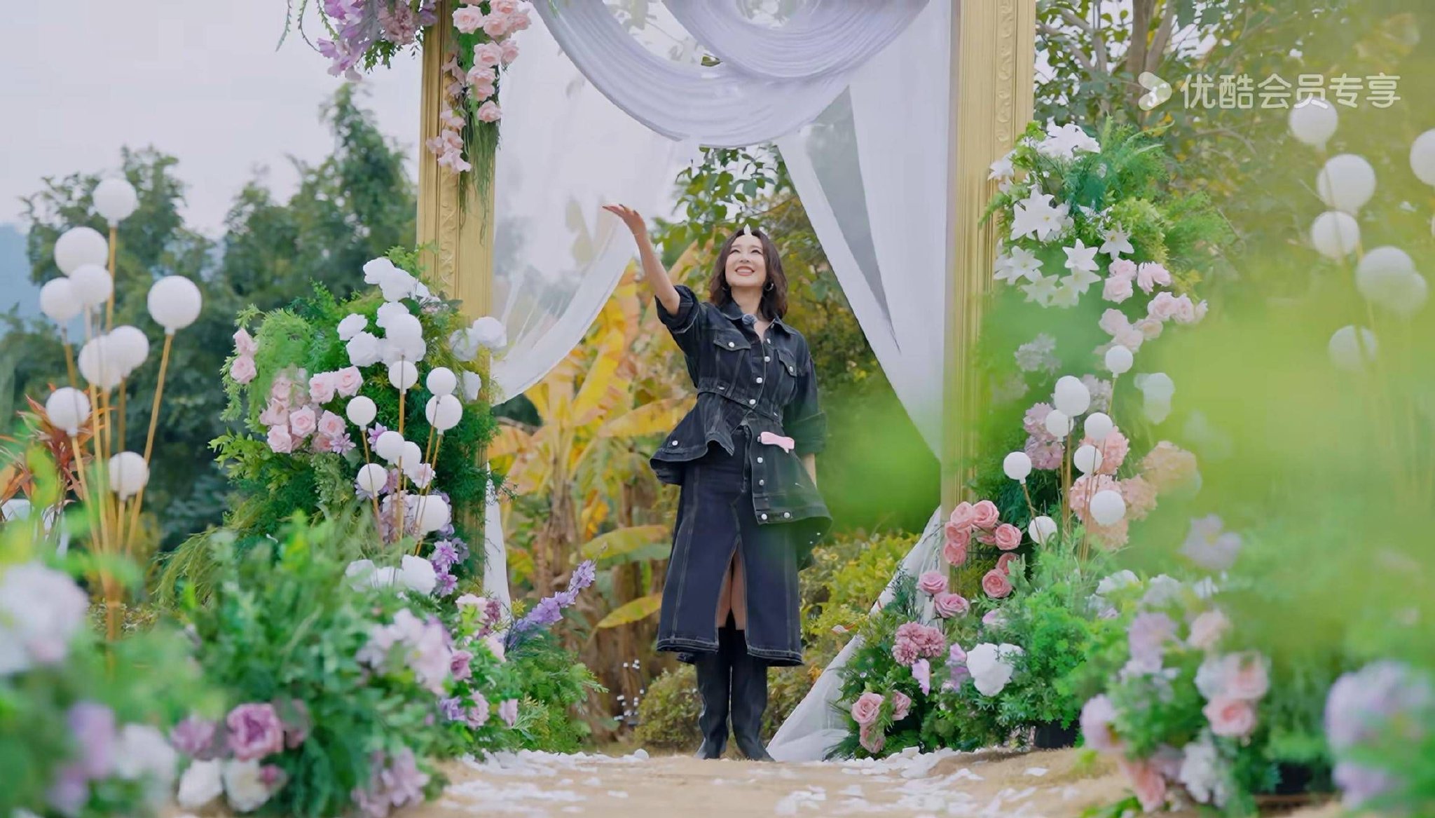 综艺《周五晚高疯》全员陷入“恋爱循环”高叶搭档王星越甜度超标