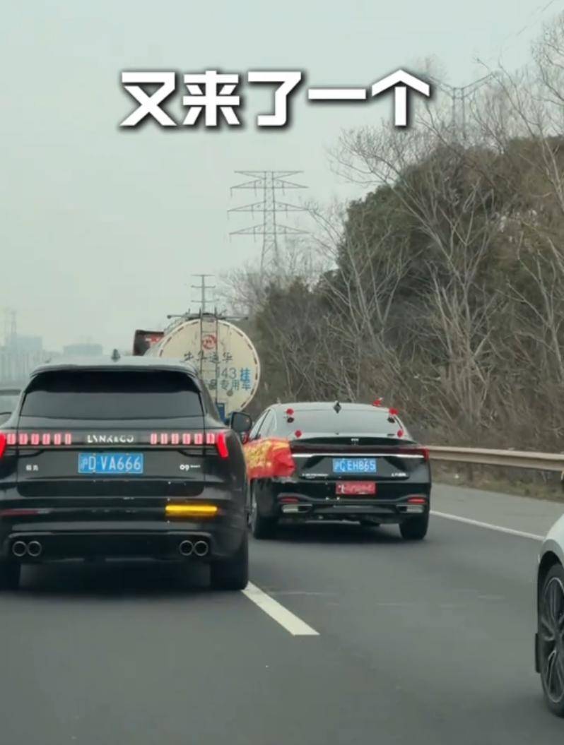 高速孤独婚车火了：别克送万元随礼，迈巴赫大哥被网友追着随礼