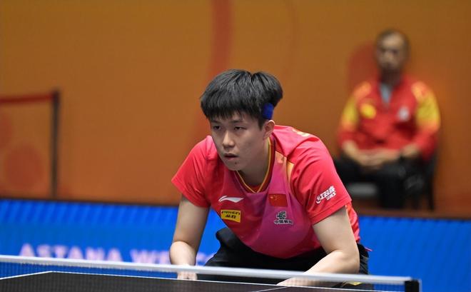 亚锦赛男单1/16决赛：国乒5进3，林诗栋轻松晋级，梁靖崑向鹏出局