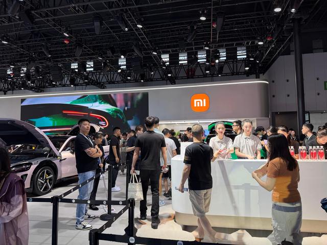 再次封神!小米YU7销量排SUV第二名,不分油车、电车