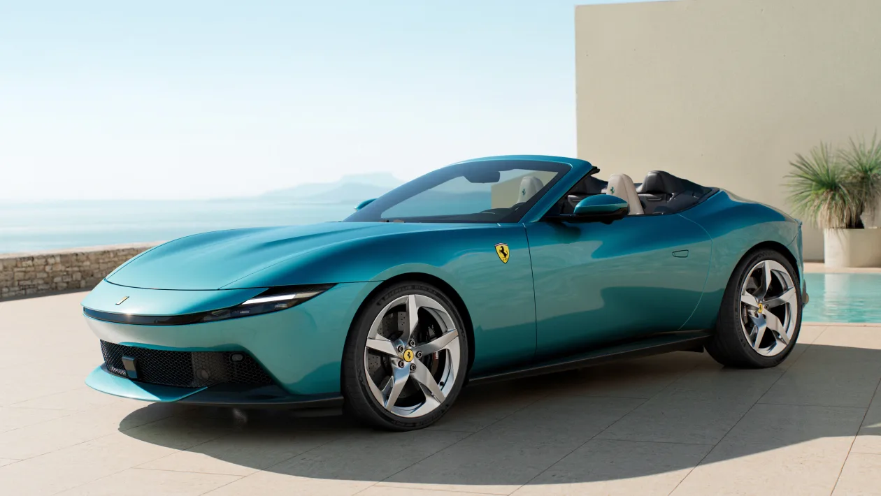 法拉利全新软顶跑车Amalfi Spider发布：13.5秒开篷，极速320km/h