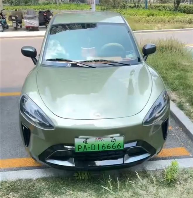 小米YU7惨遭山寨！老头乐版已经上路